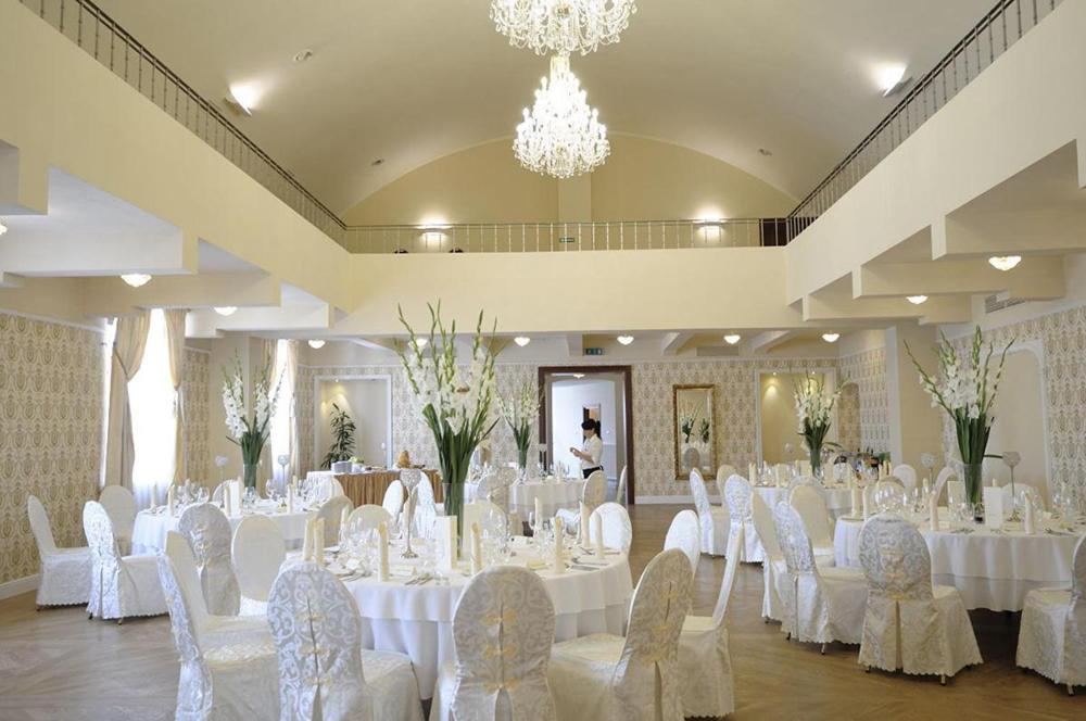Hotel Skala Biala Podlaska Bagian luar foto