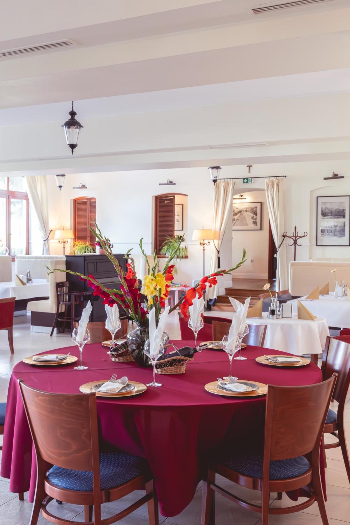 Hotel Skala Biala Podlaska Bagian luar foto